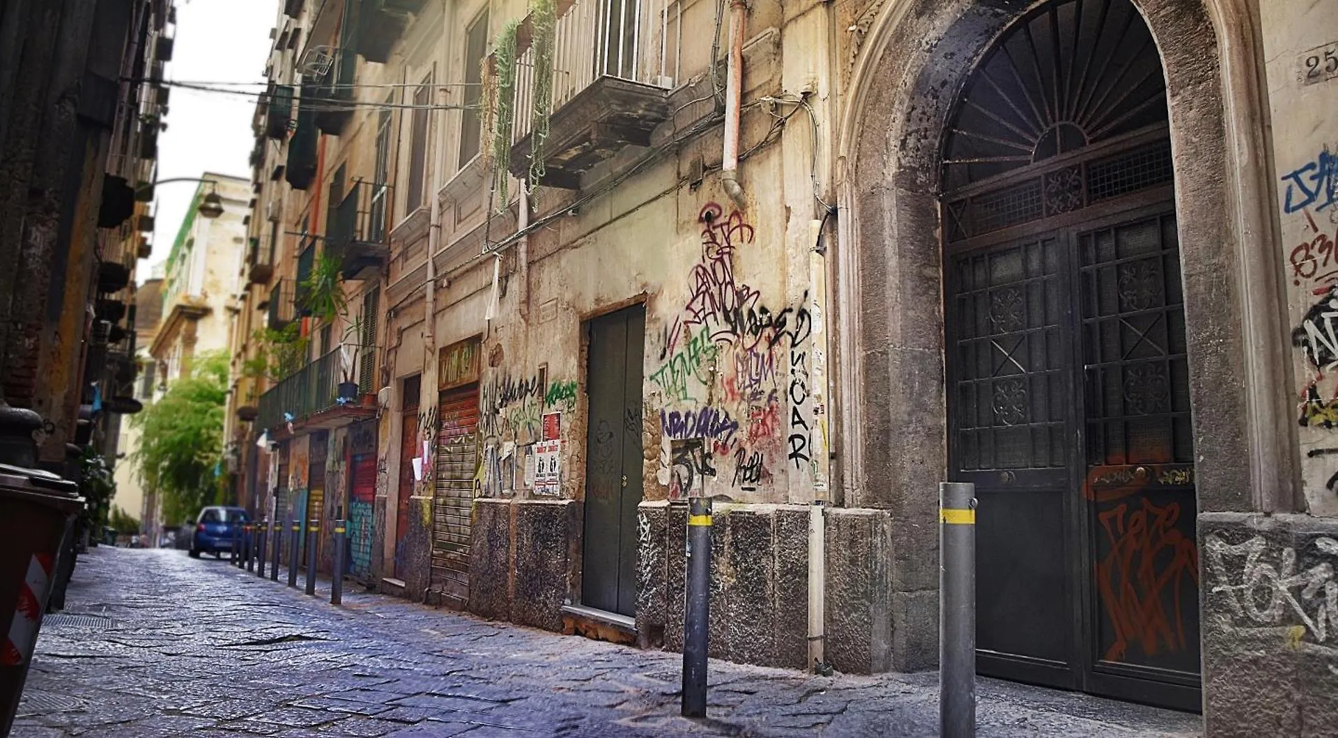 Centro Storico Rooms Naples Italy